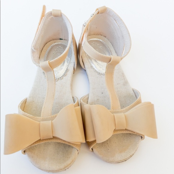 Joyfolie Size 10 Cream Shoes - Picture 1 of 2